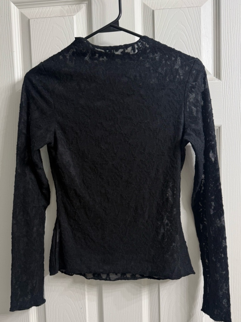 Black Lace Long-Sleeve Women's Top